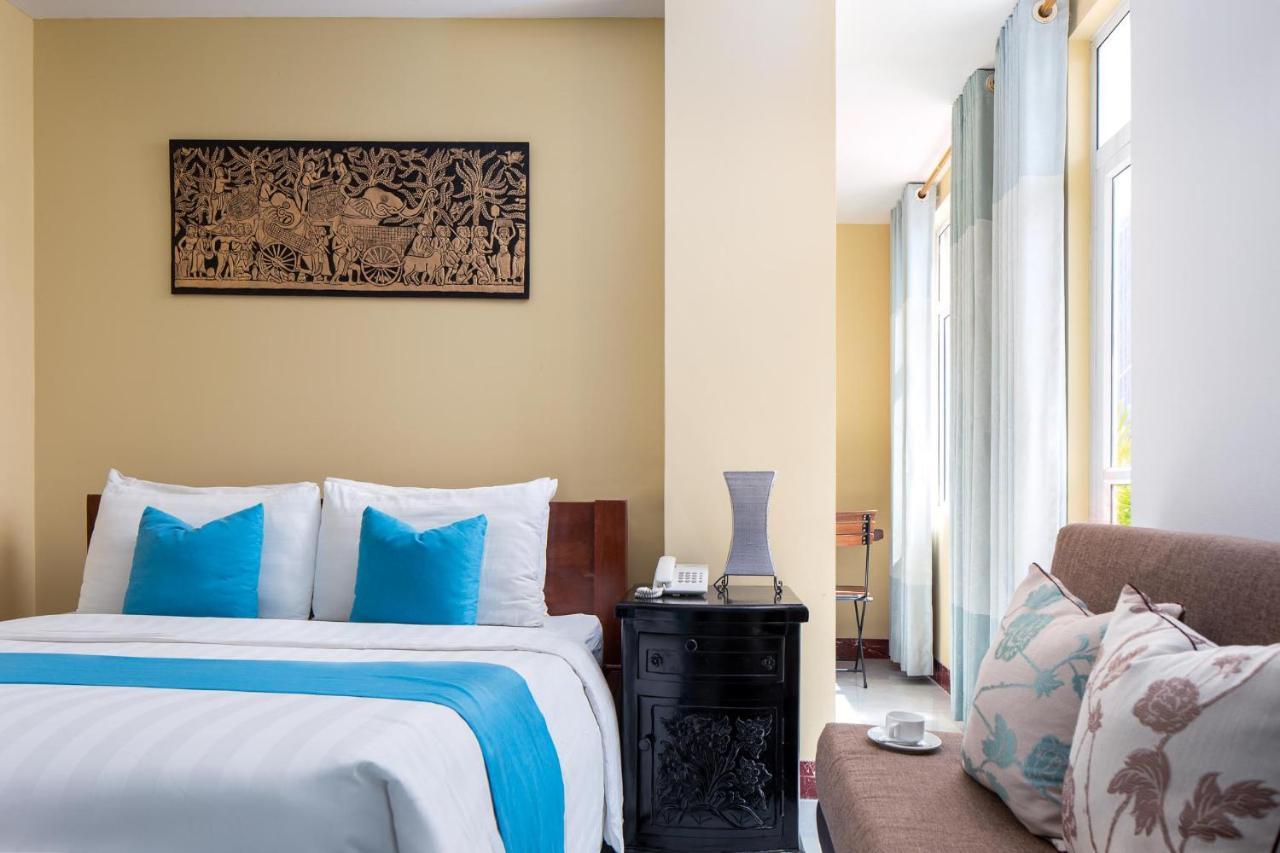 Botum Palace Phnom Penh