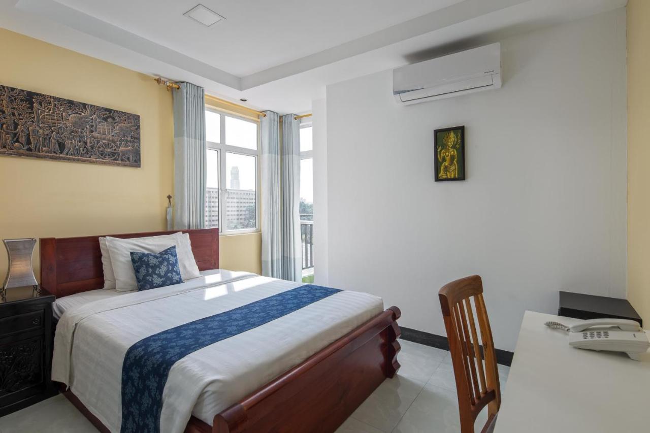 Hotel Botum Palace